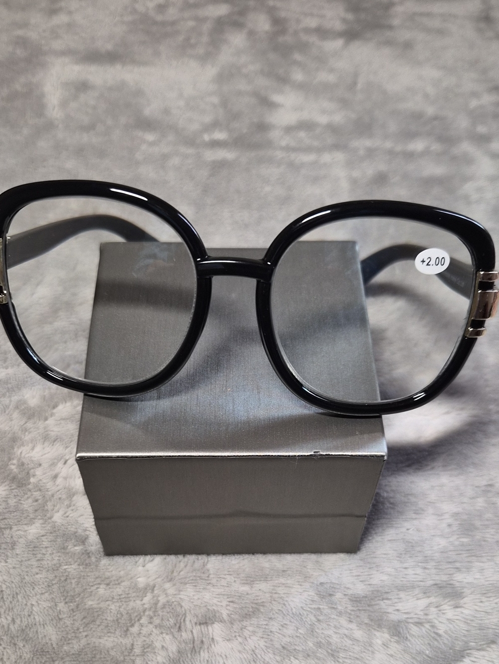 Classic Black Round Reading Glasses (+2.00)